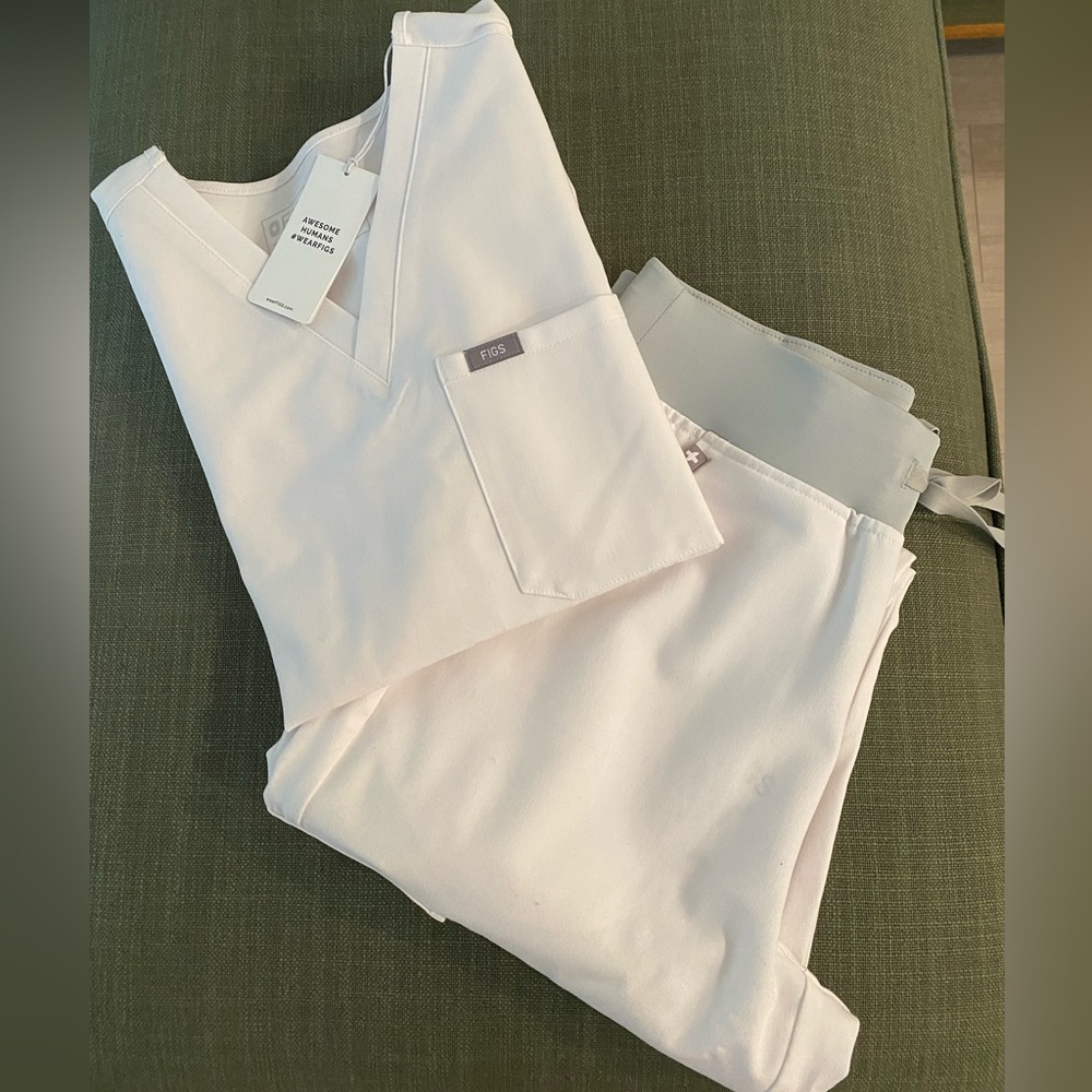 Figs Optic White Womens Scrub Set